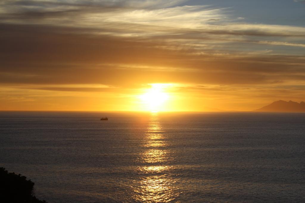 Sunset View At Whale Cove Leilighet Gansbaai Eksteriør bilde